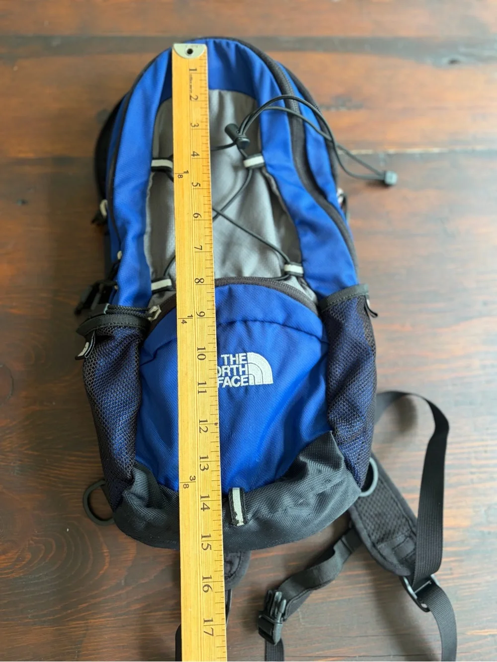 The North Face Lightweight Hiking Travel Carry On Day Backpack Blue Slim Hydro